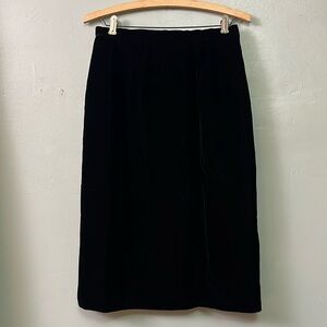 Vintage 1980’s Miss O Oscar de la Renta Black Velvet Pencil Skirt
